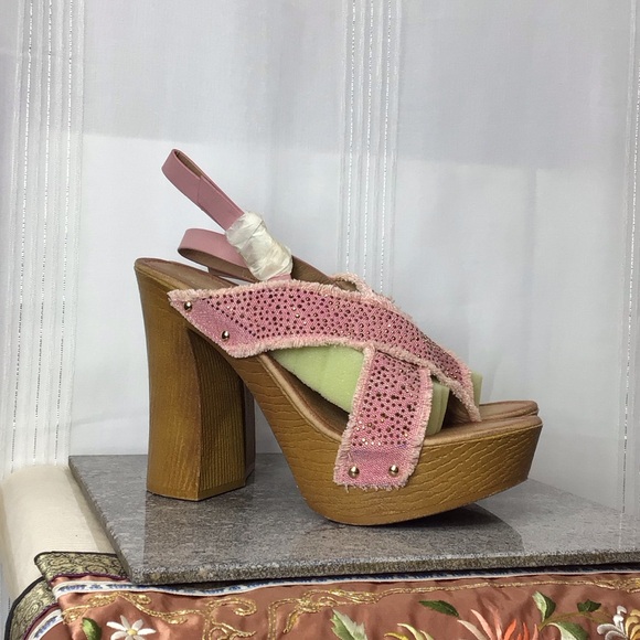 Forever 21 Shoes - 🆕 Forever ‘Amazing 22’ Pink Rhinestone Denim Platform Heel Sandals Sz.10 NWOT